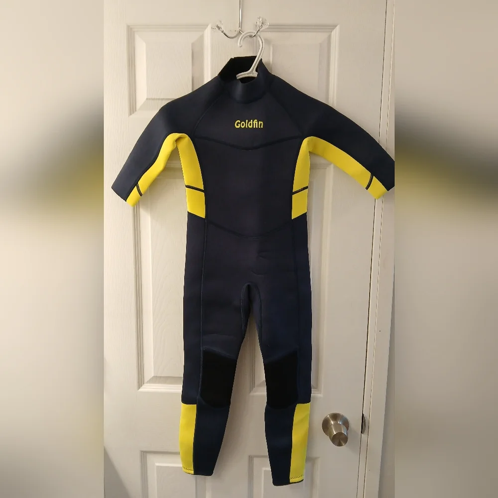 GoldFin Kids Long Sleeve Full Body Wetsuit Size 8